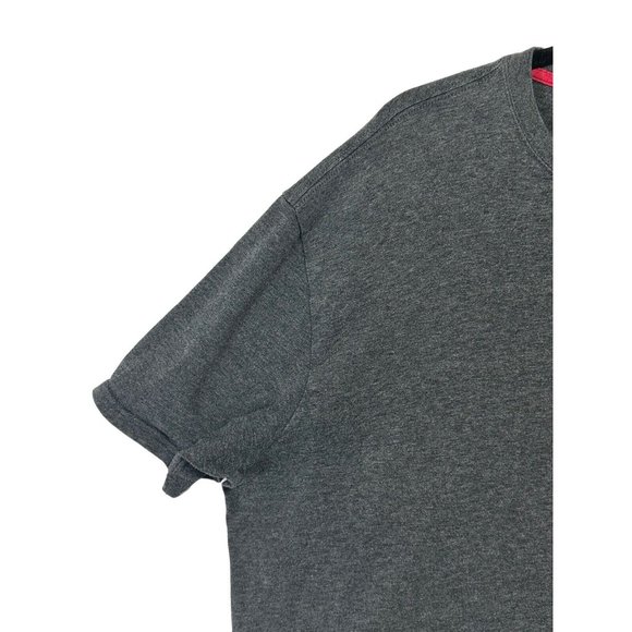 Walt Disney World Mickey Mouse T-shirt Size 2X Embroidered pocket - Picture 5 of 8